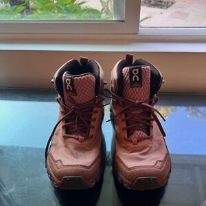 ON HIKING/RUNNING Cloudridge Womens 7 Hiking Boots Mocha/Pebble